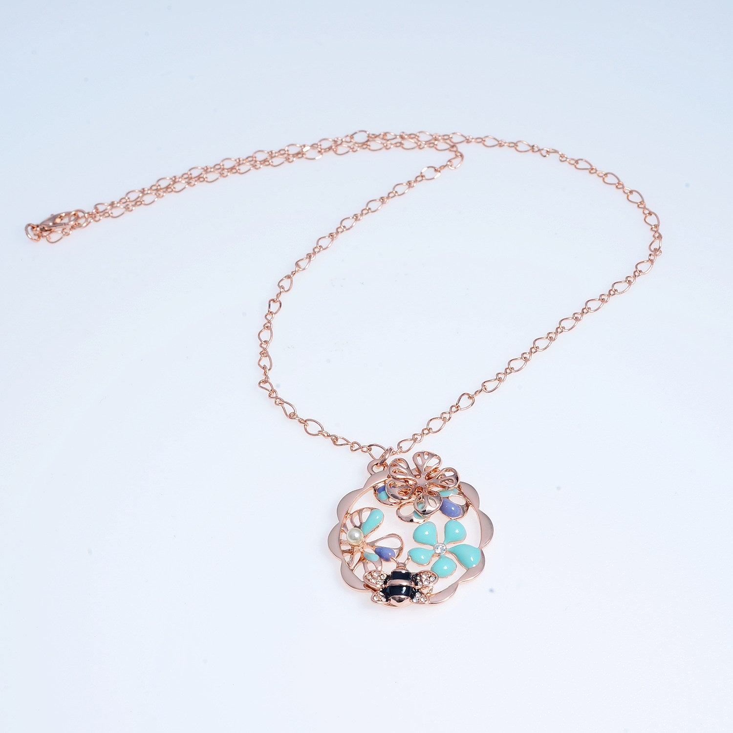 Pastoral Bee Flower Pendant Necklace