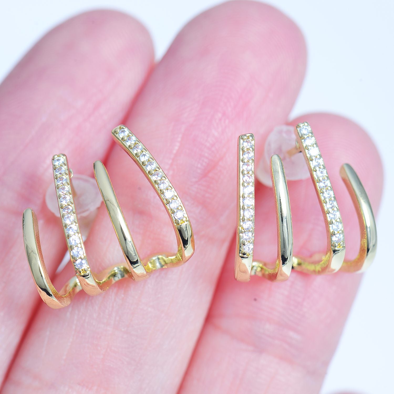 Delicate and Lovely Zirconia Stud