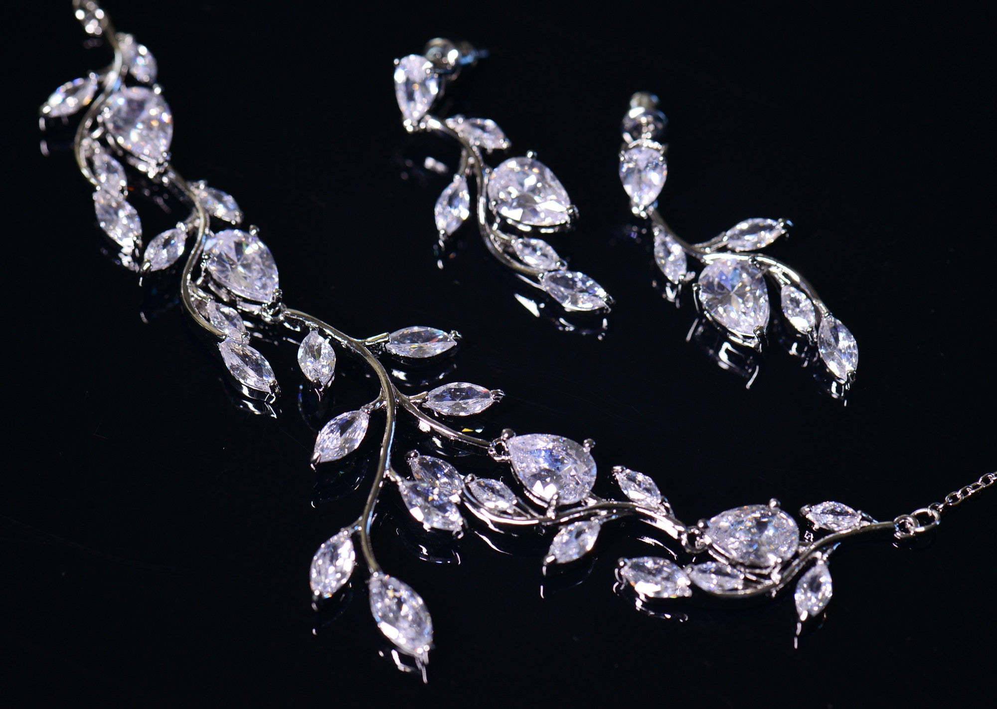 Glimmering Leaf Dance-Bridal Necklace and Earrings Set