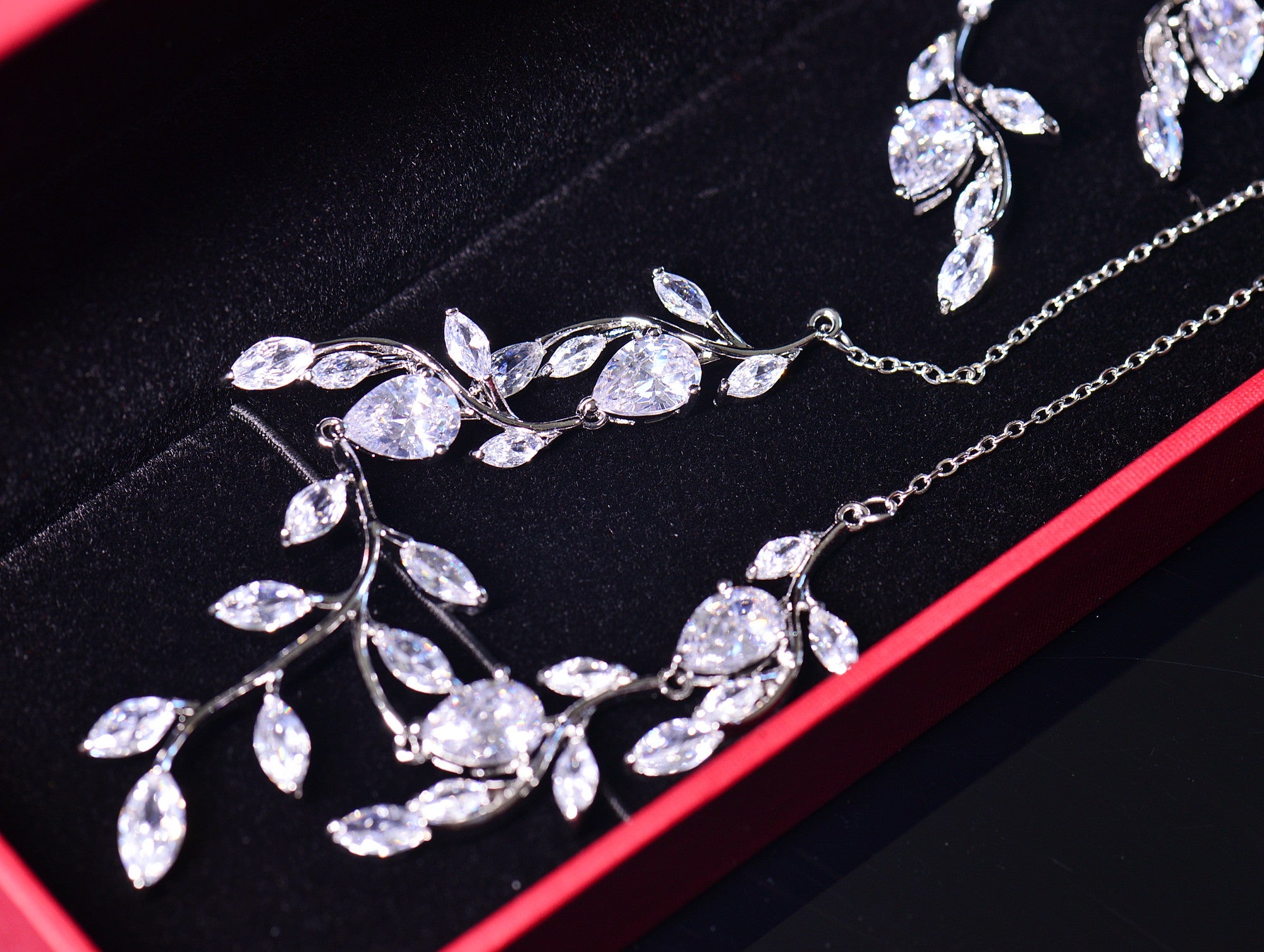 Glimmering Leaf Dance-Bridal Necklace and Earrings Set