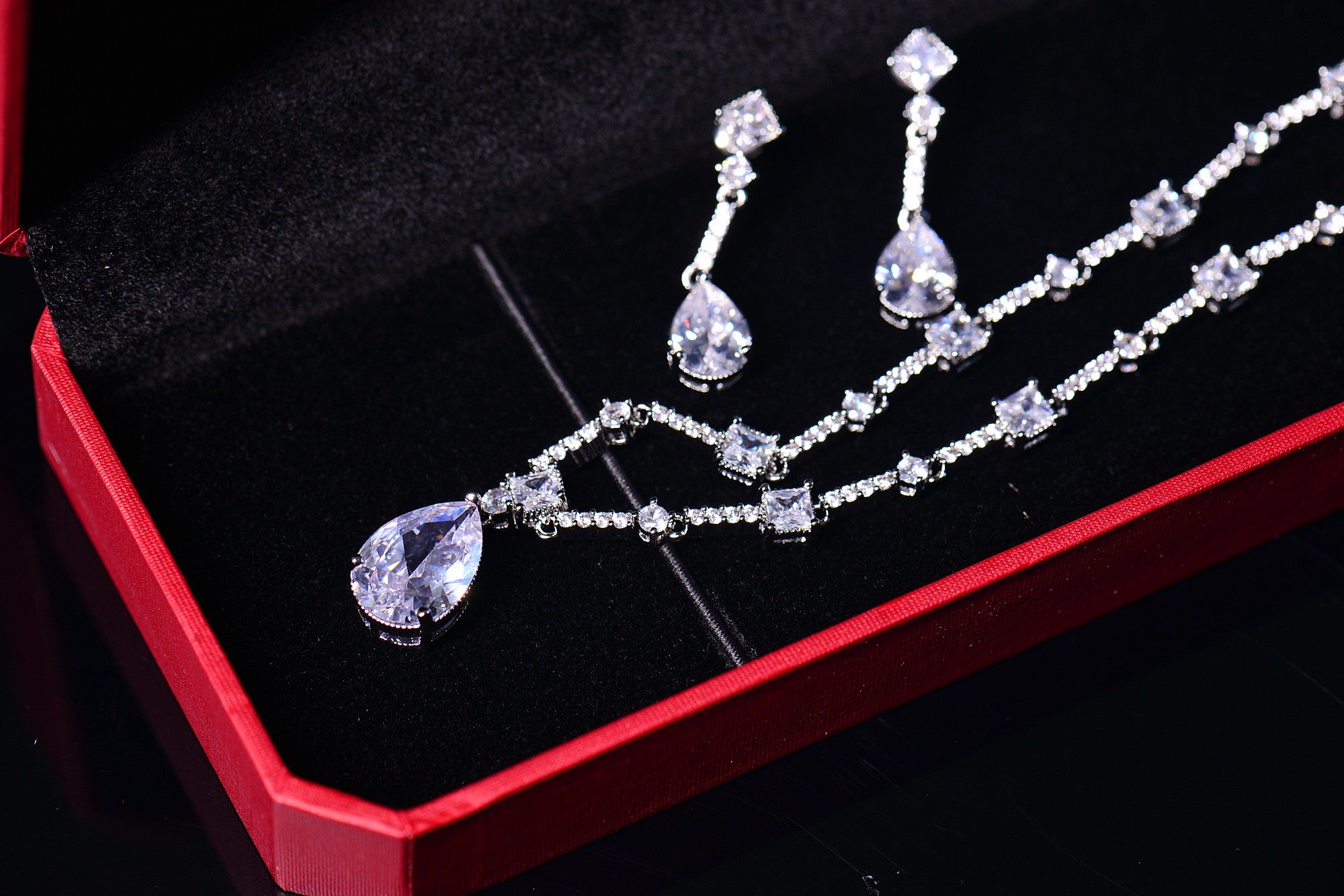 Timeless Elegance-bridal necklace earrings set