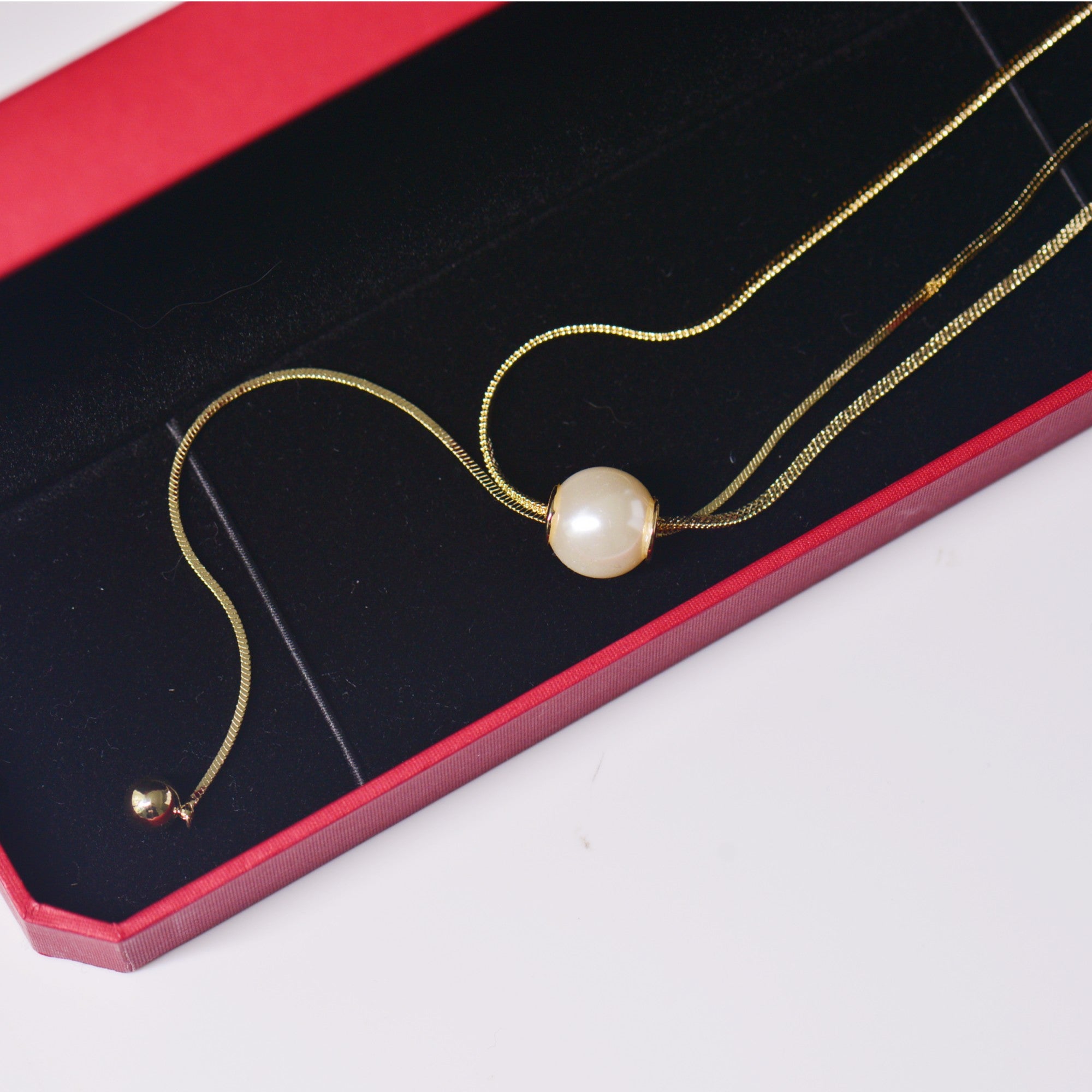 Stylish pearl texture necklace