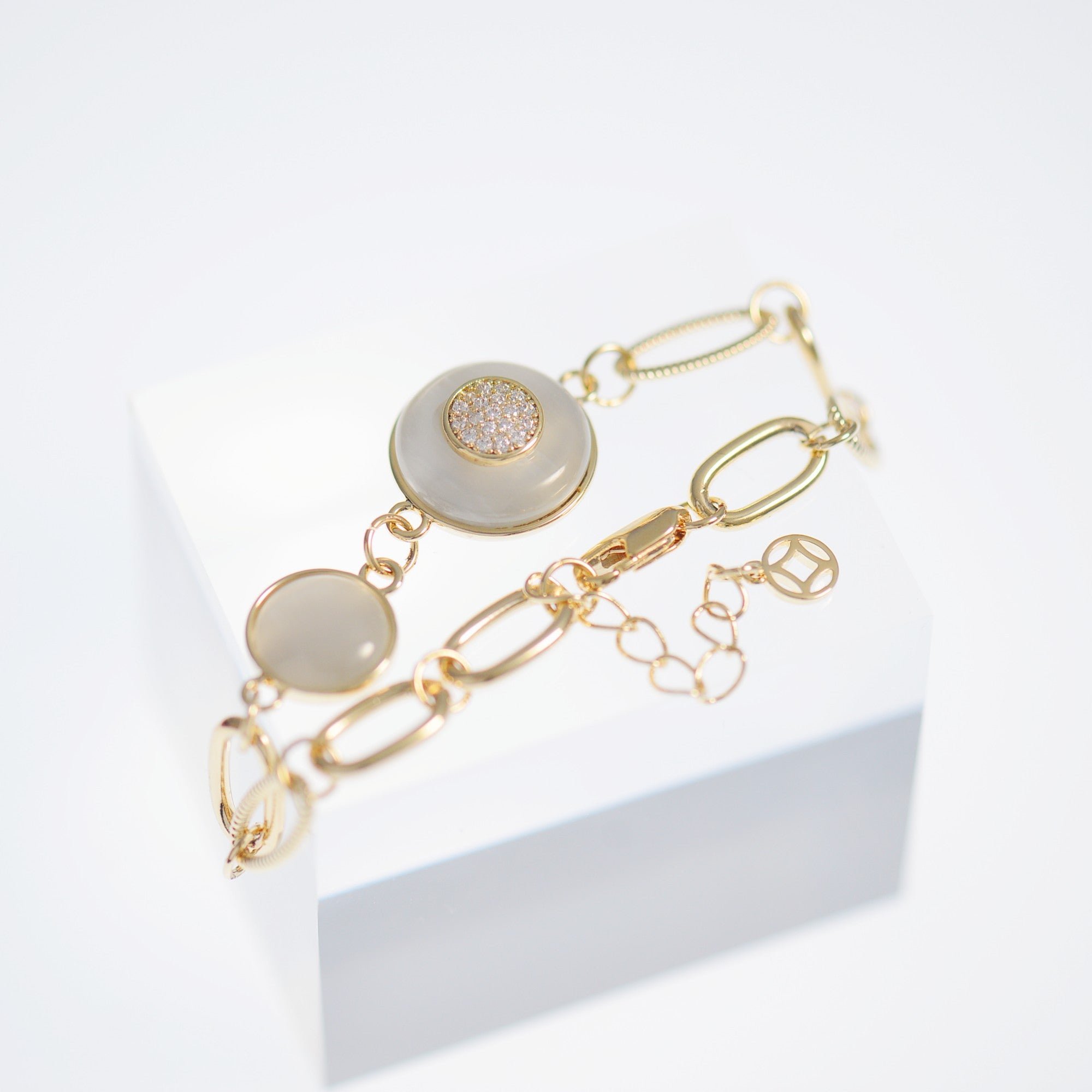 Elegant moonstone Bracelet