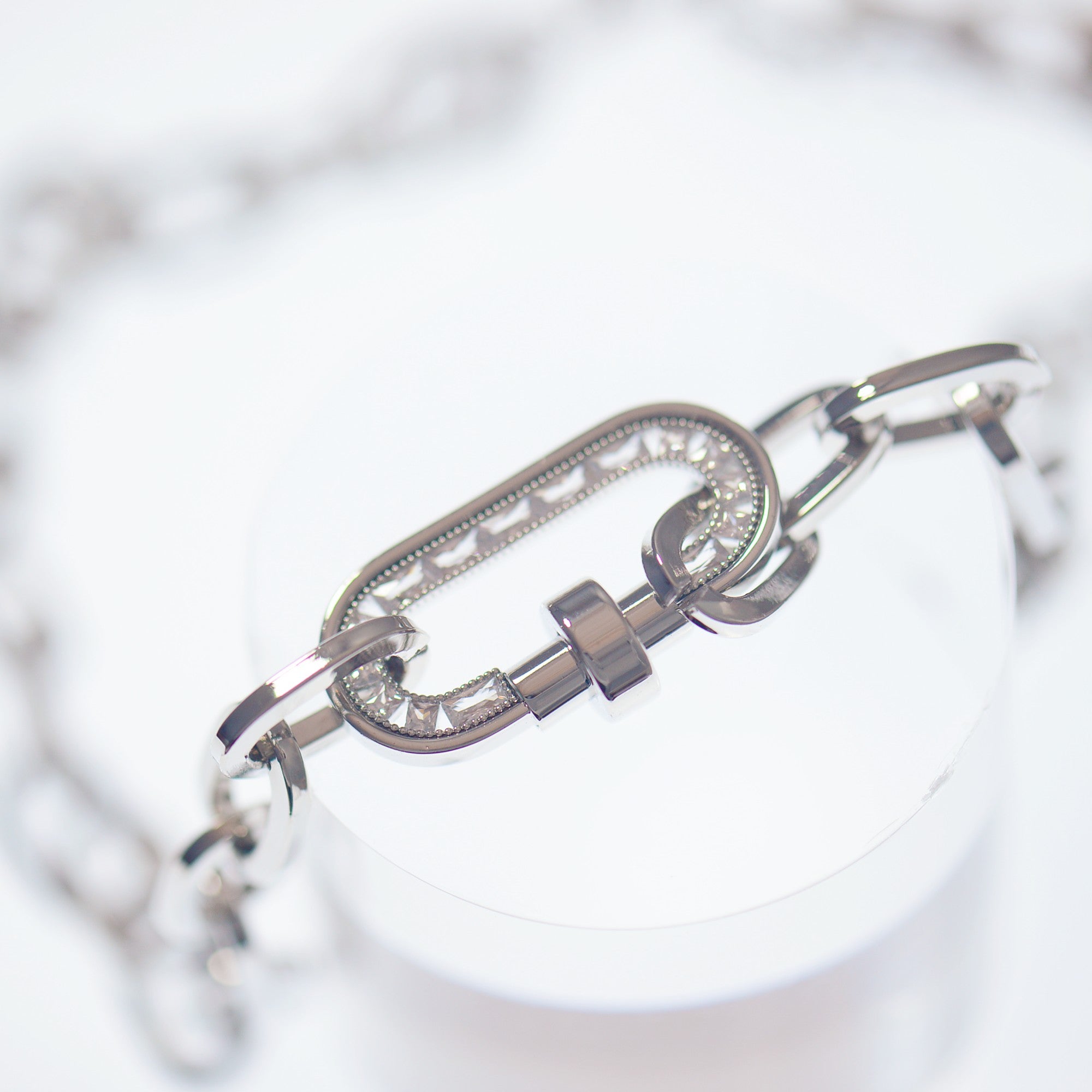 CZ Inlaid Graduated chunky Clavicle Necklace
