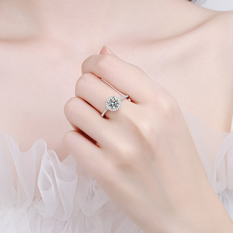Moissanite Diamond Engagement Ring