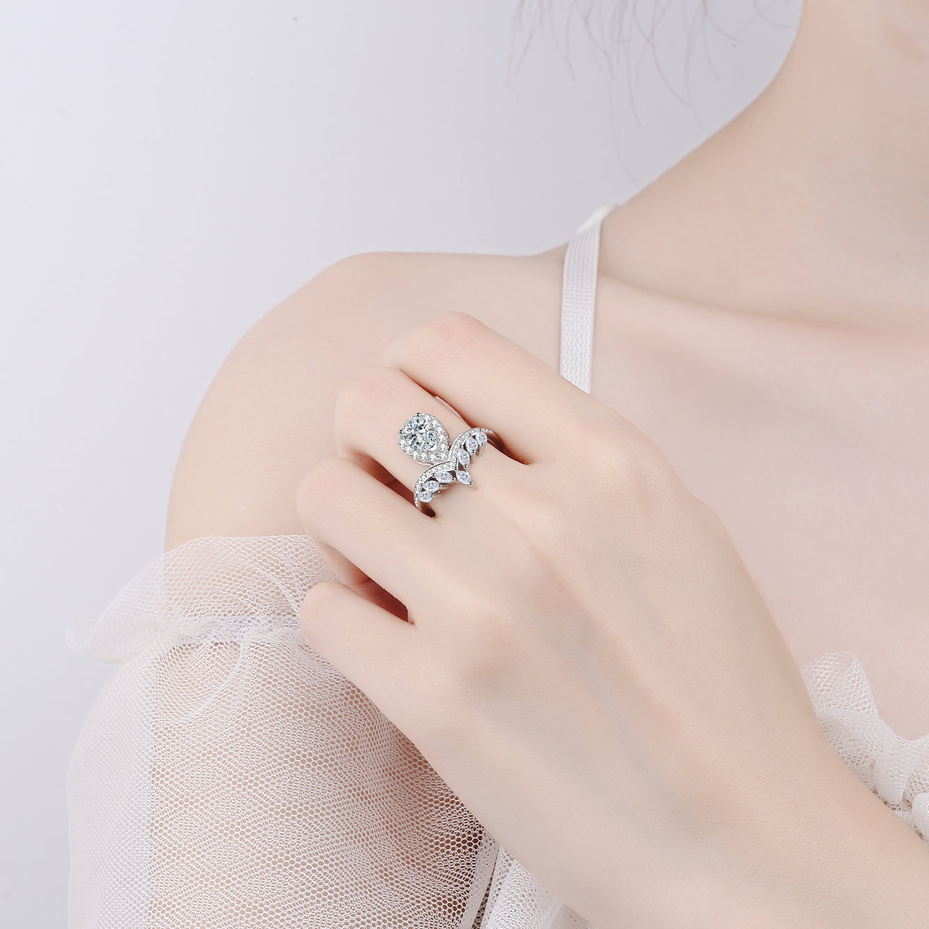 Moissanite Diamond Engagement Ring