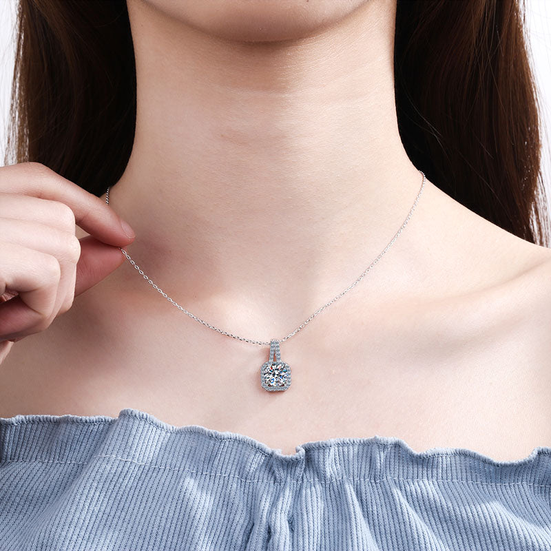 Moissanite diamond Pendant Necklace