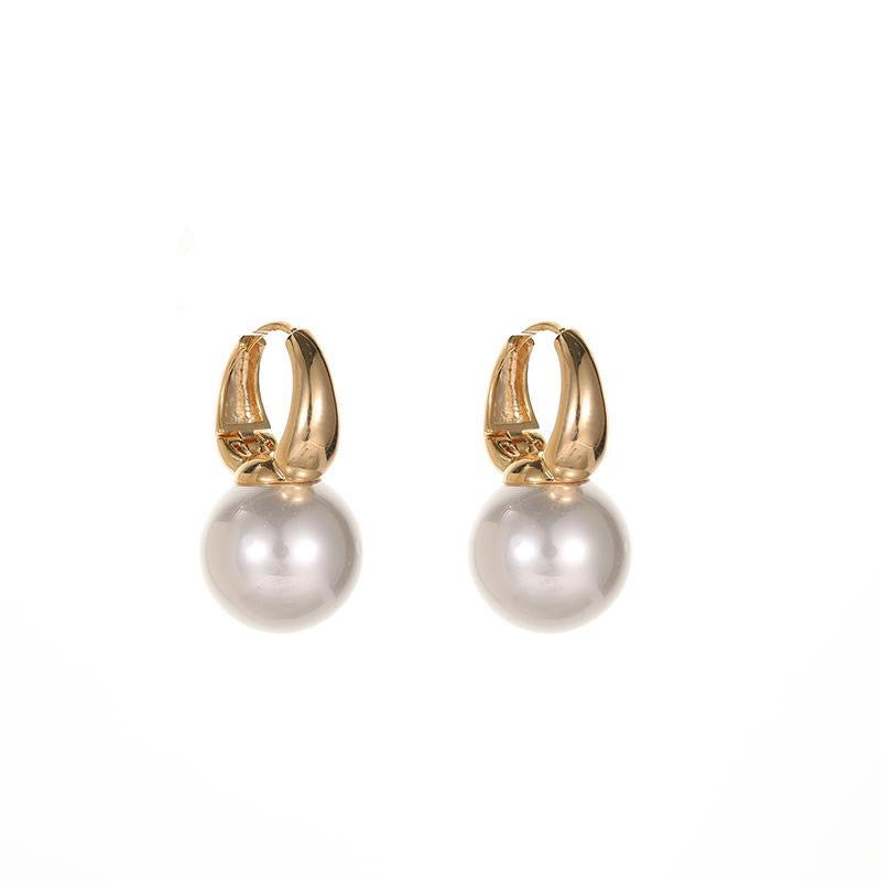 Elegant and Alluring pearl drop earrings