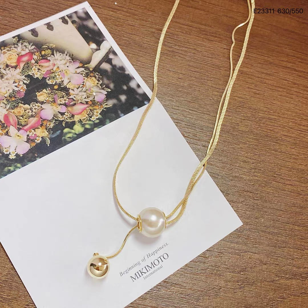 Stylish pearl texture necklace