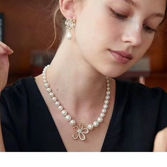 Floral Pearl Necklace