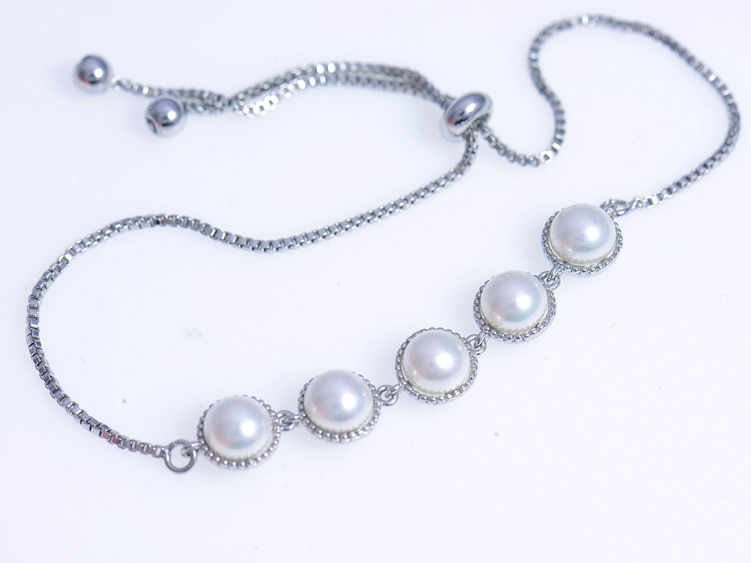 Cultured pearl bracelet