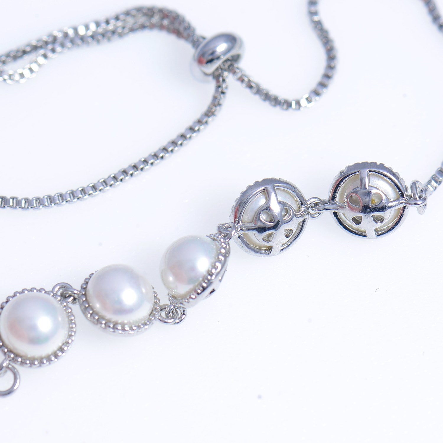 Cultured pearl bracelet