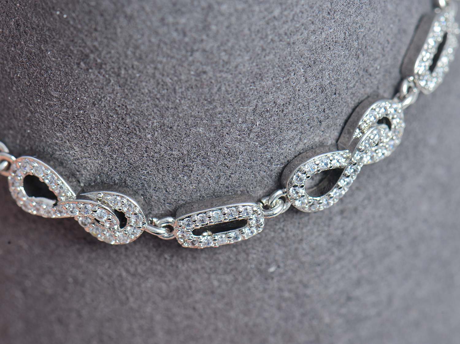Knot Design Bracelet Cubic Zirconia