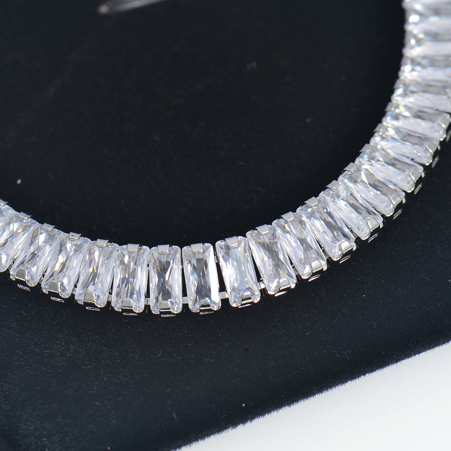 Tennis Bracelet Classic Zircon Inlaid bracelet