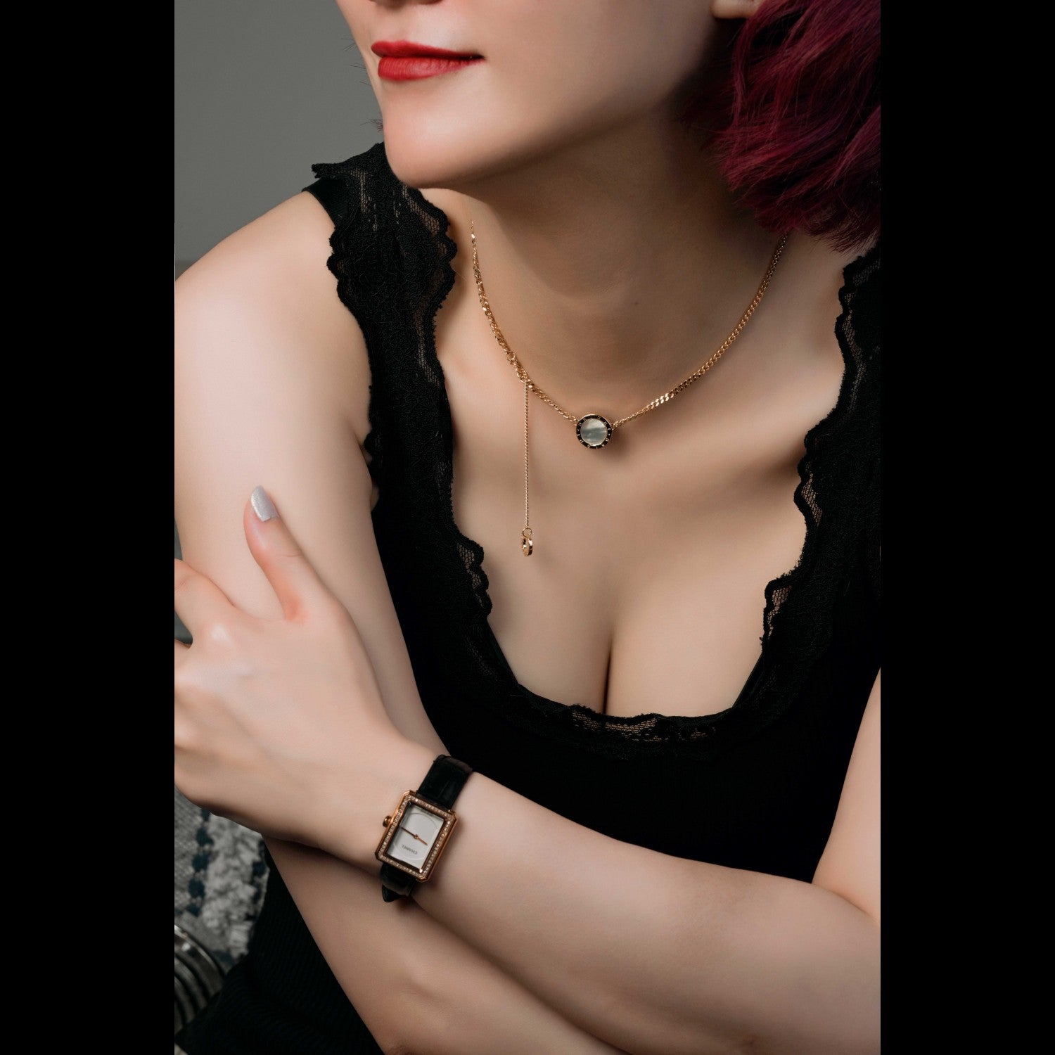 Reversible Circle Mother-of-pearl Pendant Necklace